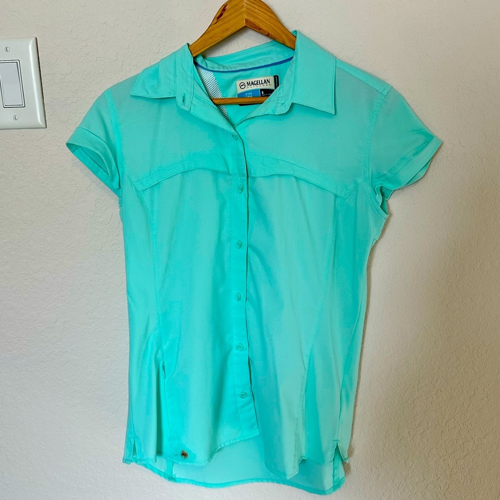 Small Women’s Magellan Semi-Fitted Teal Shirt